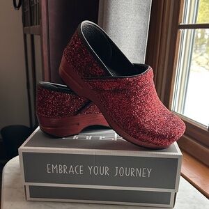 NWT Dansko Red Glitter Clogs